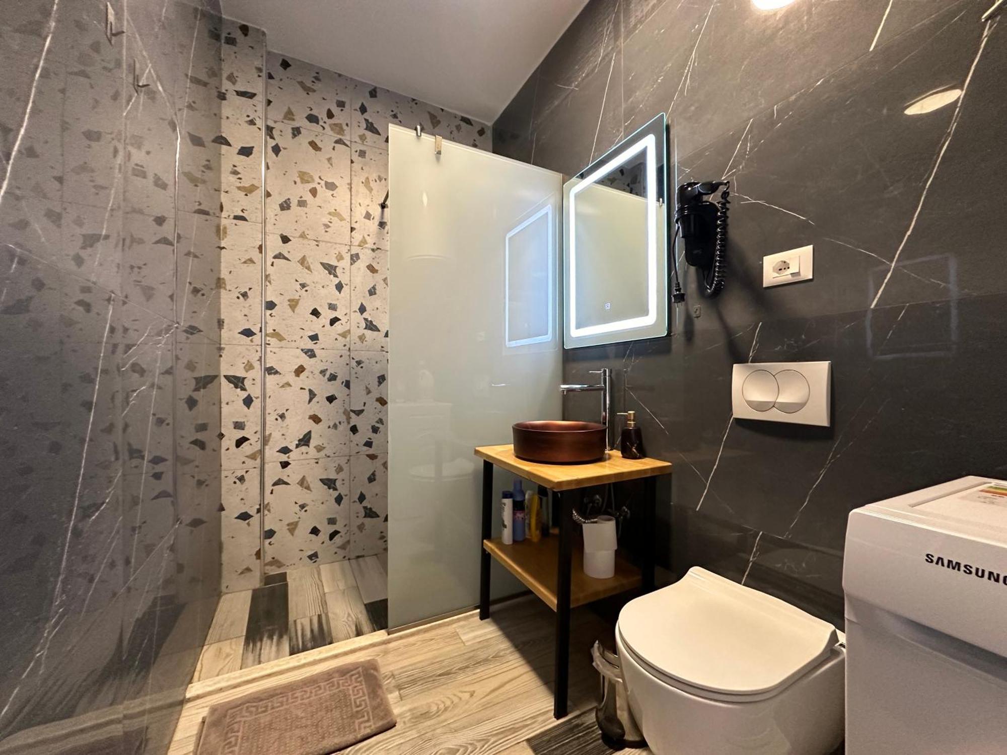 Blue And Salmon Apartment Durres
